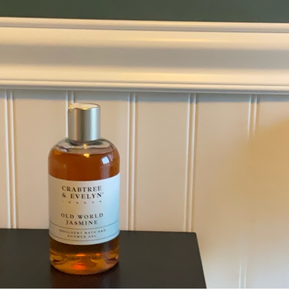 Crabtree & Evelyn Old World Jasmine Bath & Shower Gel